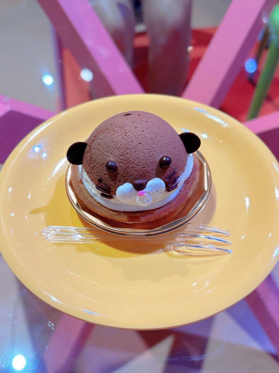 KIRARA CAFE 的水獺造型慕斯
